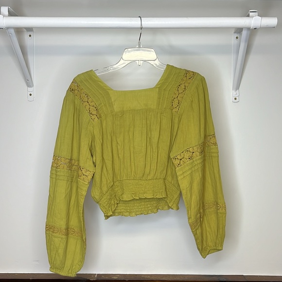 NWT AEO Green Puff Sleeve Top- XS - Picture 2 of 7